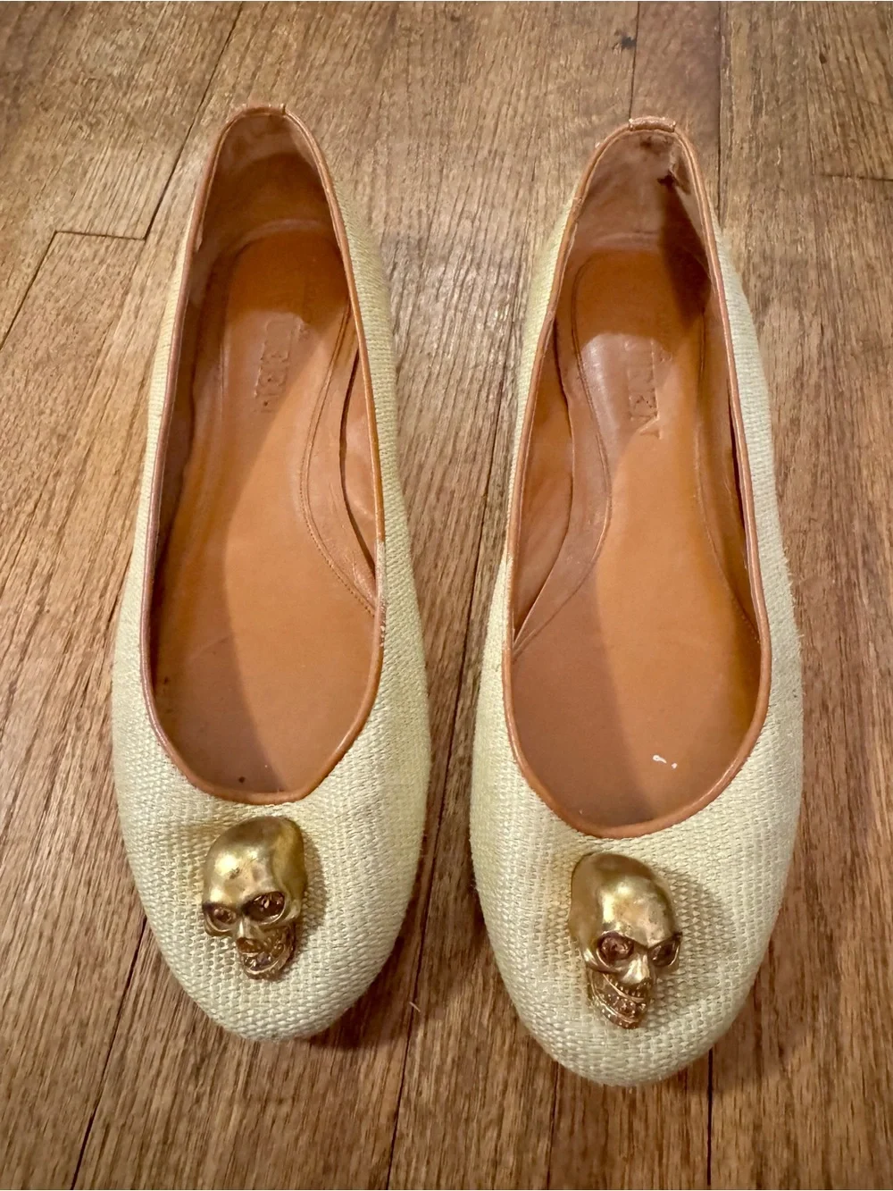 Alexander McQueen Light Tan Flats with Gold Skull Detail - 40.5